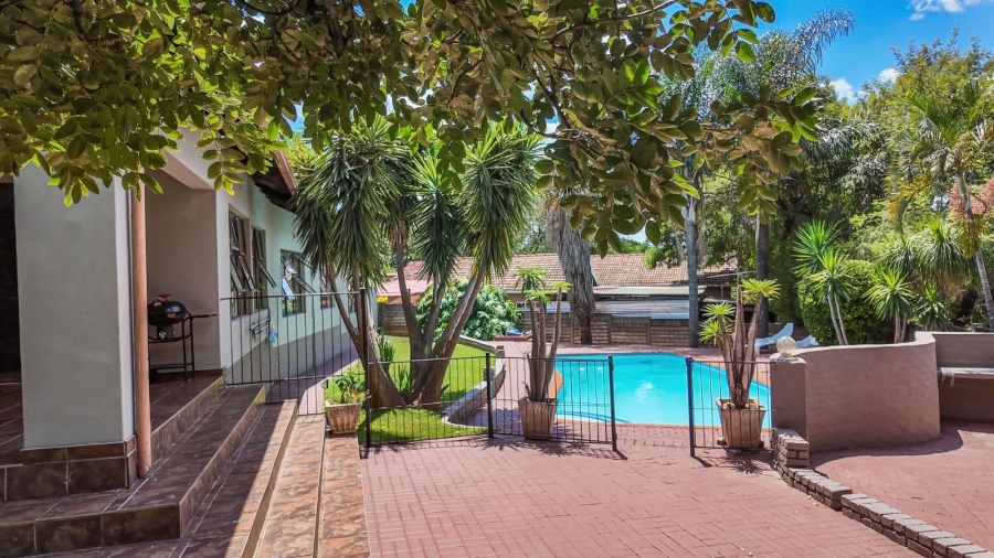 4 Bedroom Property for Sale in Safari Gardens North West